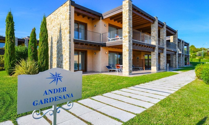 Moniga del Garda Apartment | Holiday apartment Moniga del Garda for 1 - 6 persons with 2 bedrooms - Holiday apartment