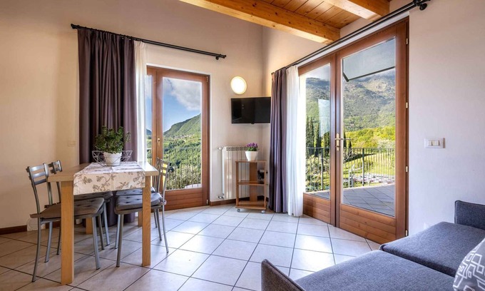 Tremosine Apartment | Holiday apartment mit Terrasse
