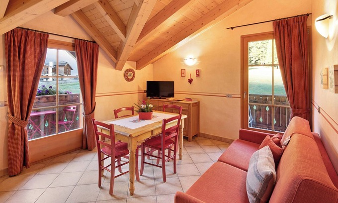 Livigno Apartment | Holiday Apartment 'Stelle Chalet Martina' Near Ski Slopes with Garden & Wi-Fi