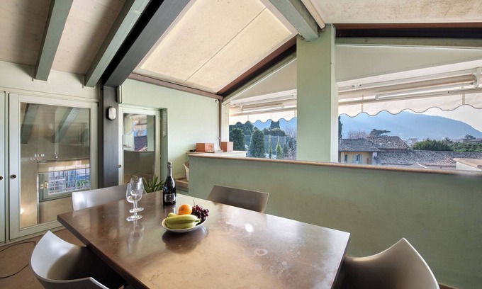 Iseo Apartment | Holiday Apartment "Viasambuco" with Private Terrace & Wi-Fi