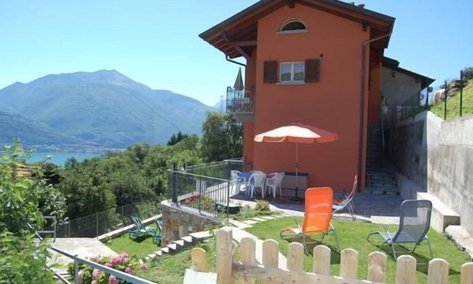 Pianello del Lario House | Holiday house Pianello del Lario for 1 - 7 persons with 3 bedrooms - Holiday home