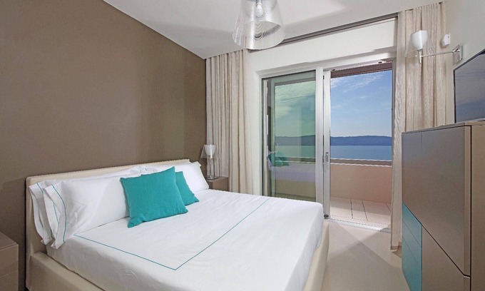Pulciano House | Holiday house Toscolano-Maderno for 1 - 11 persons with 4 bedrooms - Holiday home