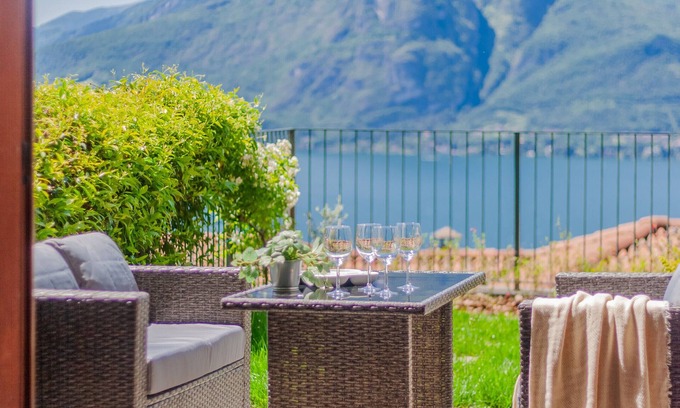 Perledo Apartment | Il Giardino del Tramonto by Varenna Holidays