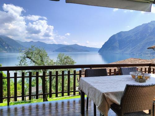 Riva di Solto Villa | IseoLakeRental - Villa Luna