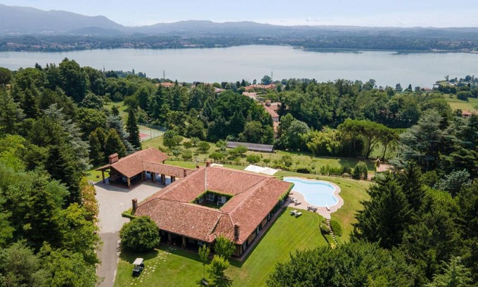 Carella Villa | 610 m² Villa ∙ 9 bedrooms ∙ 18 guests
