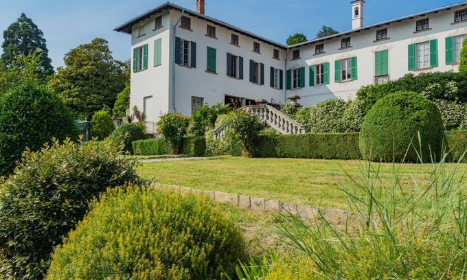 San Fermo della Battaglia Apartment | 350 m² Apartment ∙ 6 bedrooms ∙ 11 guests
