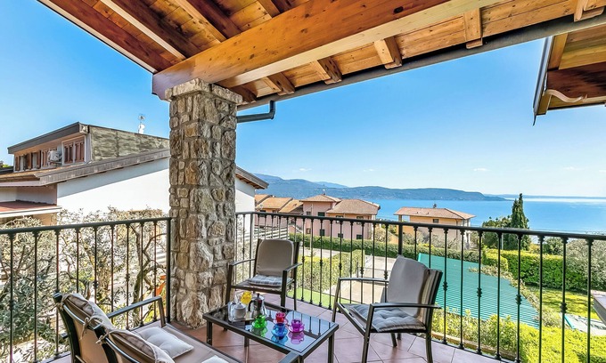 Toscolano Maderno Apartment | Julia's House lakeview & shared pool, Toscolano Maderno, Italy