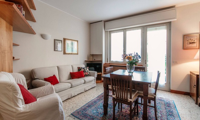 Maslianico Apartment | Large one-bedroom apartment at the foot of the Swiss border (MULINO NUOVO)