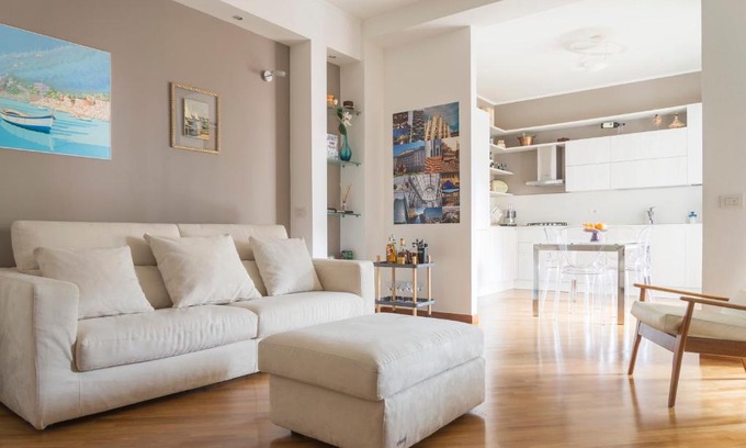 Bullona Apartment | Milano Cosmopolitan Home