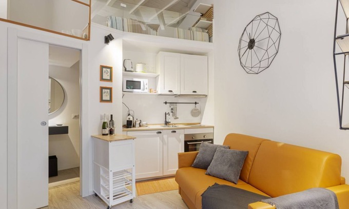 Isola Apartment | NEW! Mezzanine studio in ISOLA, Bosco Verticale!