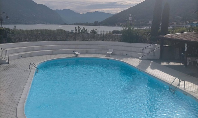 Paratico Apartment | ON THE LAKE IN RESIDENCE WITH ONE-ROOM SWIMMING POOL