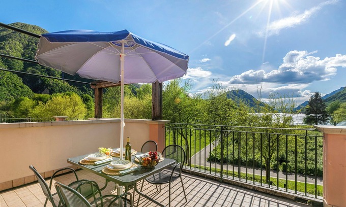 Porlezza Apartment | Porto Letizia Begonia 8, Porlezza, Italy