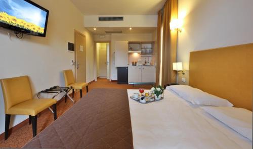 Mompiano Apartment | Regal Residence