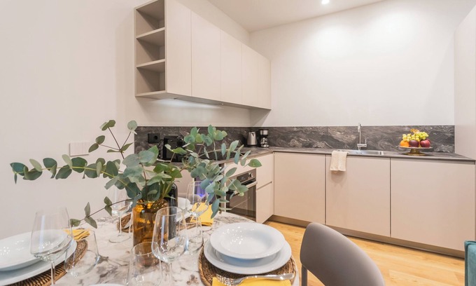 Como Apartment | Rezia Apartments - Three Bedroom Apartment, Sleeps 12
