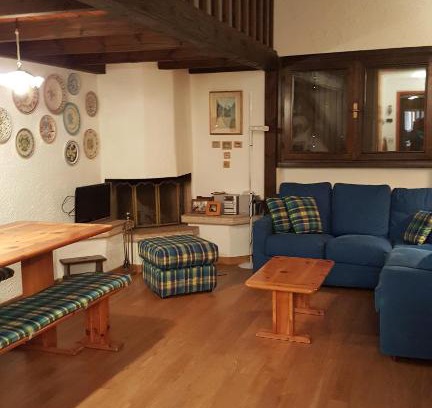 Montecampione Apartment | splendido appartamento mansardato 6 posti Montecampione