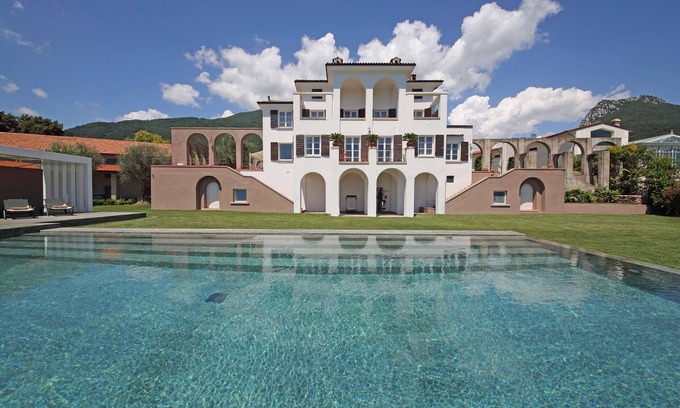 Pulciano Villa | Storica Luxury Mansion