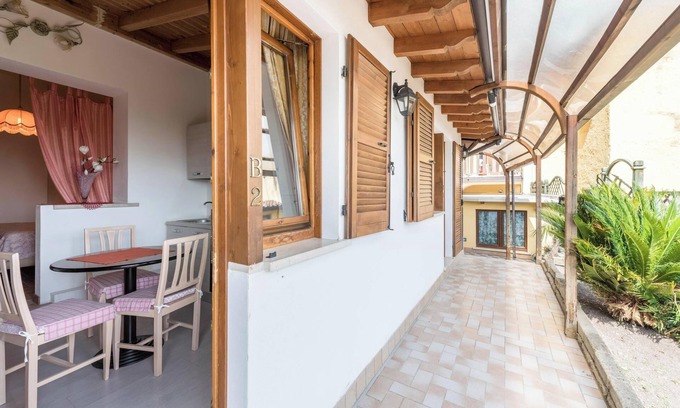 Toscolano Maderno Apartment | Studio Gardasol Monolocale 2 ApartHotel with Lake View, Pool & Wi-Fi
