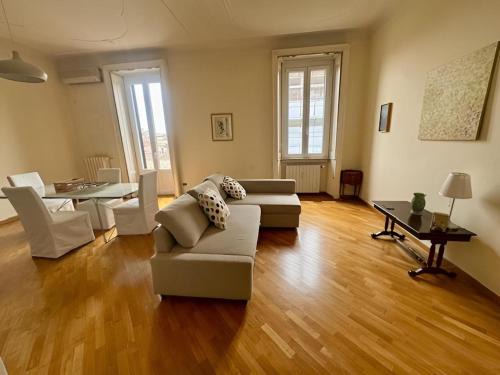 Fiera Apartment | Urban Comfort near Fiera & CityLife