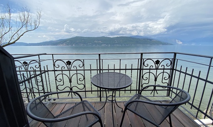 Sasso Moro Condo | Vacation apartment directly on the lake