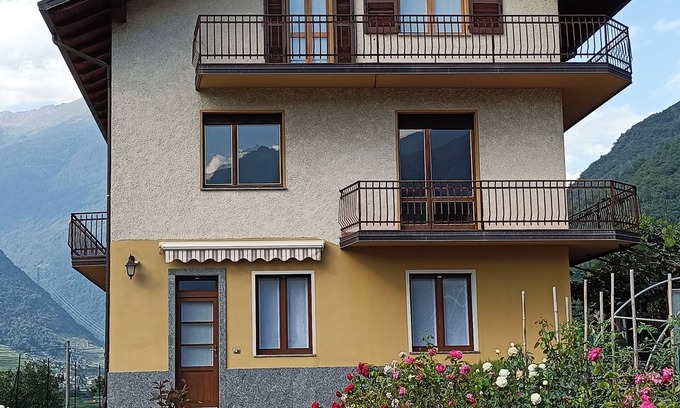 Villa di Tirano Apartment | Vacation home "Orobie", only 10 minutes from the Bernina red train