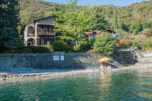 Oliveto Lario Villa | Villa Il Cigno Lakeside