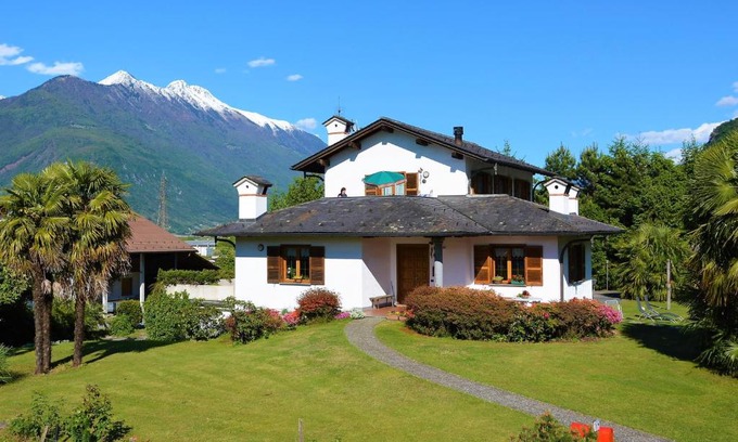 Colico Piano Apartment | Villa Palma