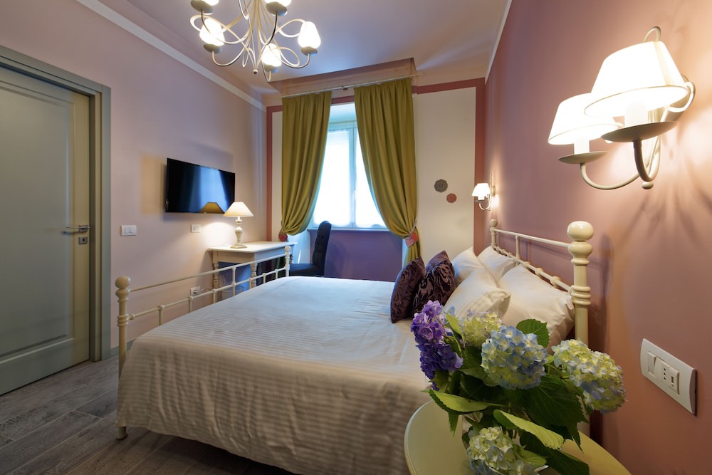 Bullona Hotel | White Ribbon