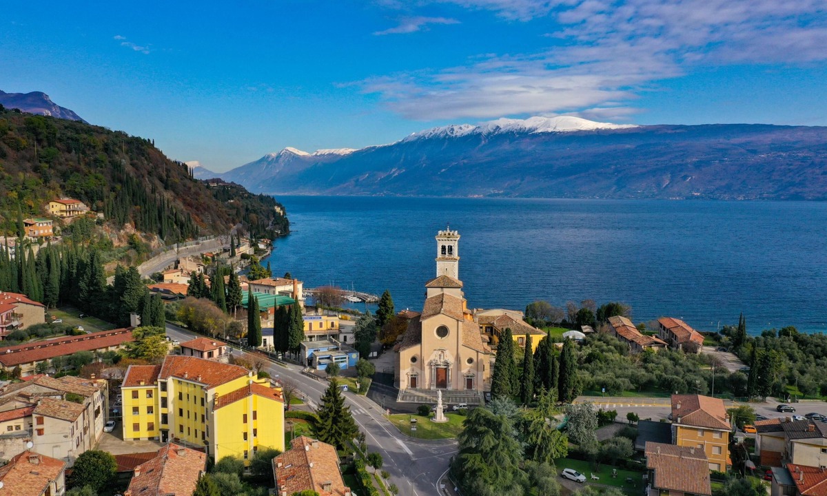 Gaino Apartment | Casa Bougainville with pool and lake view