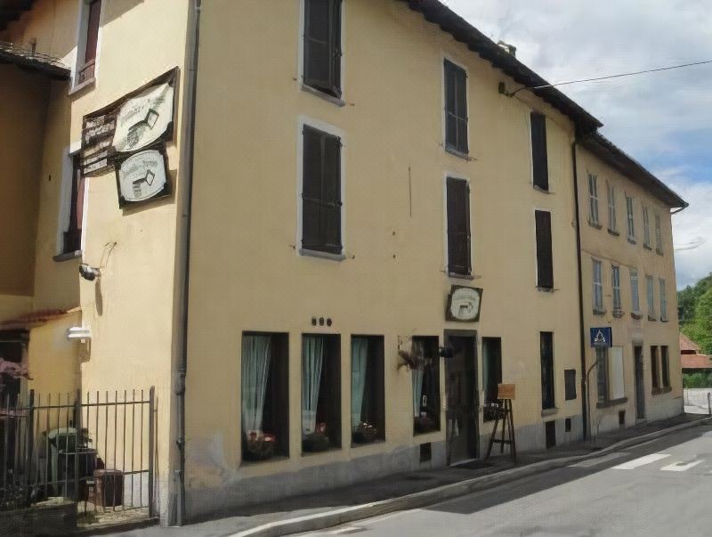 Photo of Buildings in Brinzio