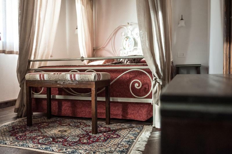 Photo of Bedroom in Ostiglia