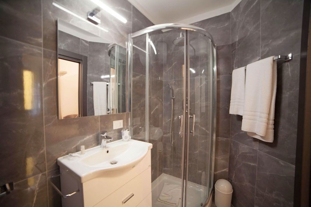 Photo of Bathroom in Magenta