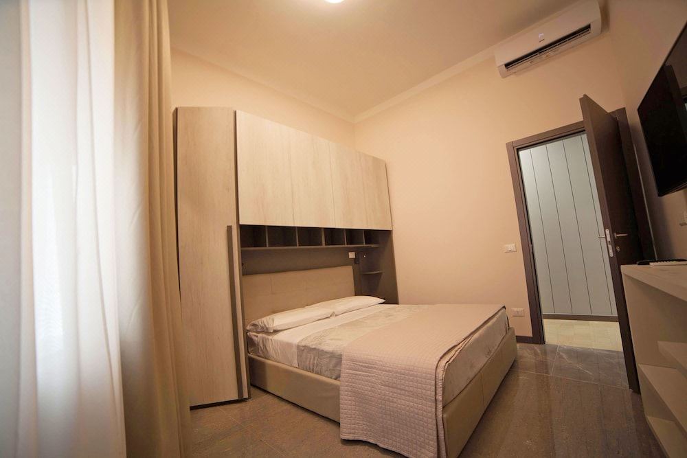 Photo of Bedroom in Magenta