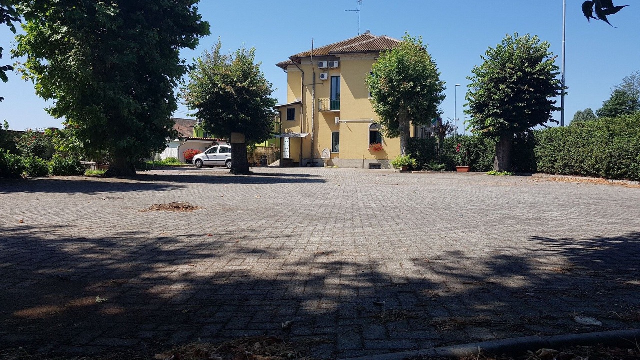 Photo of Buildings in Ozzero
