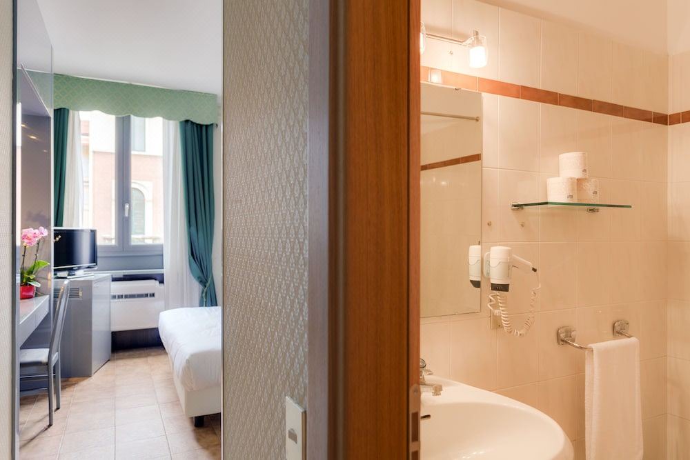 Photo of Bathroom in Acquabella