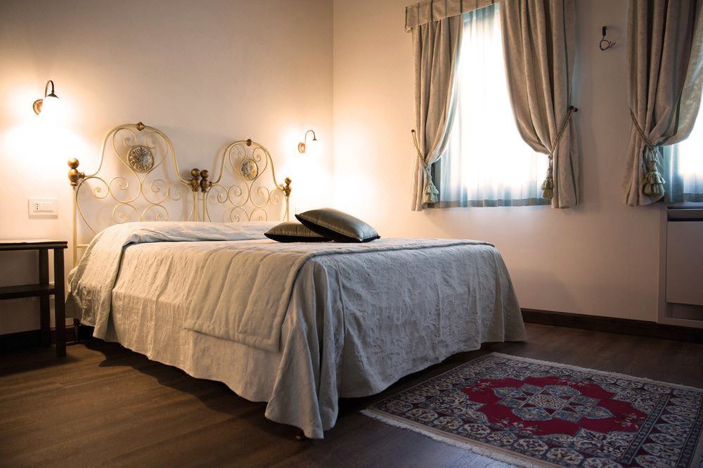 Photo of Bedroom in Ostiglia