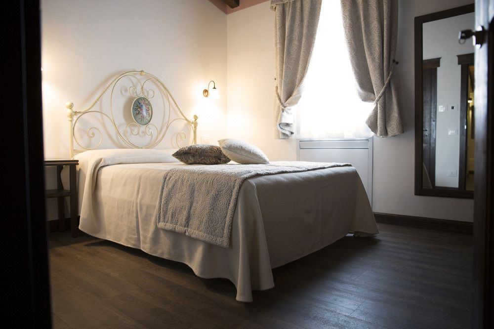 Photo of Bedroom in Ostiglia