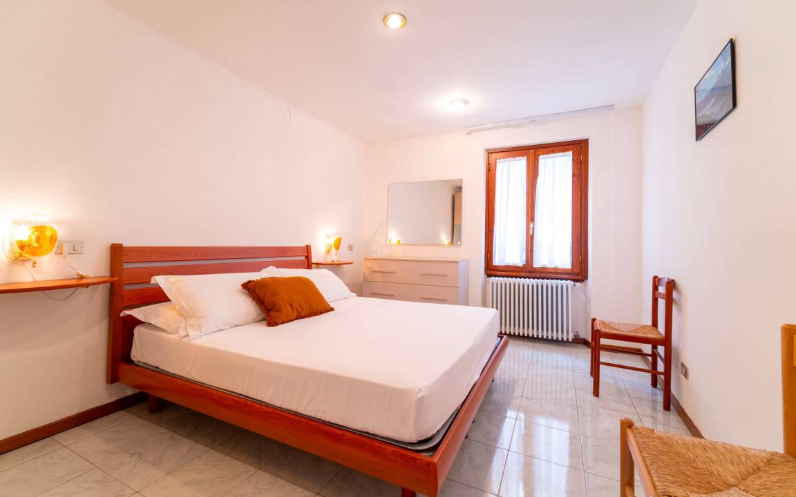 Photo of Bedroom in Colonno
