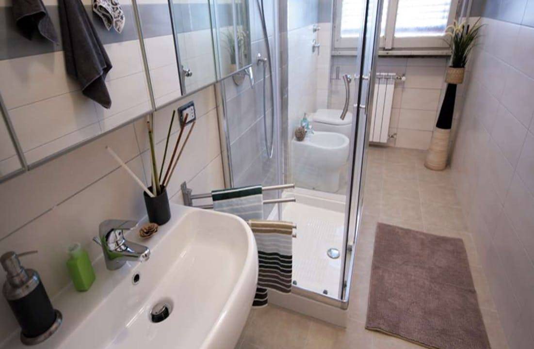 Photo of Bathroom in Affori
