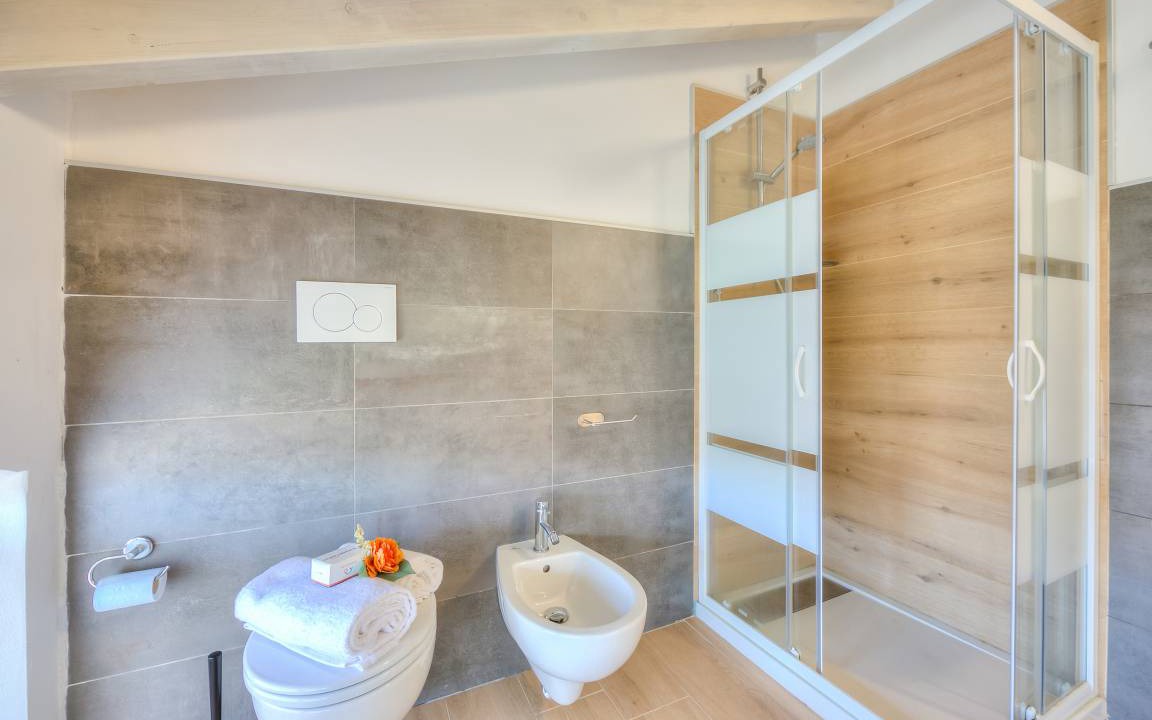 Photo of Bathroom in Arolo