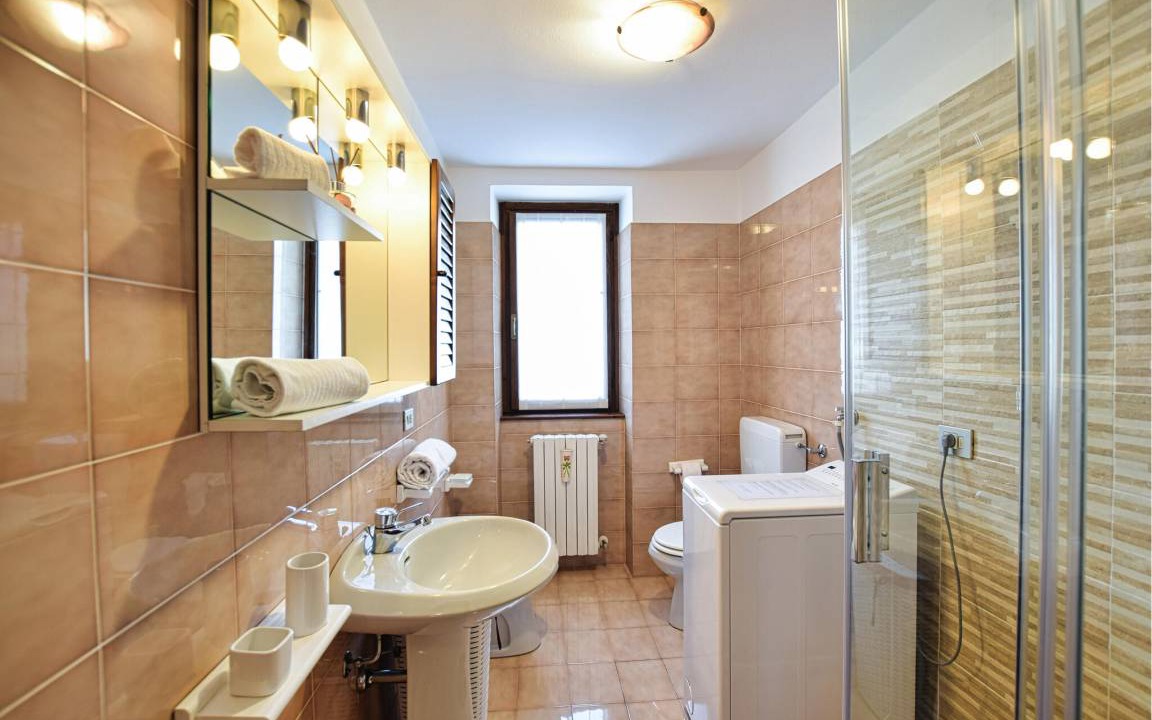 Photo of Bathroom in Samolaco
