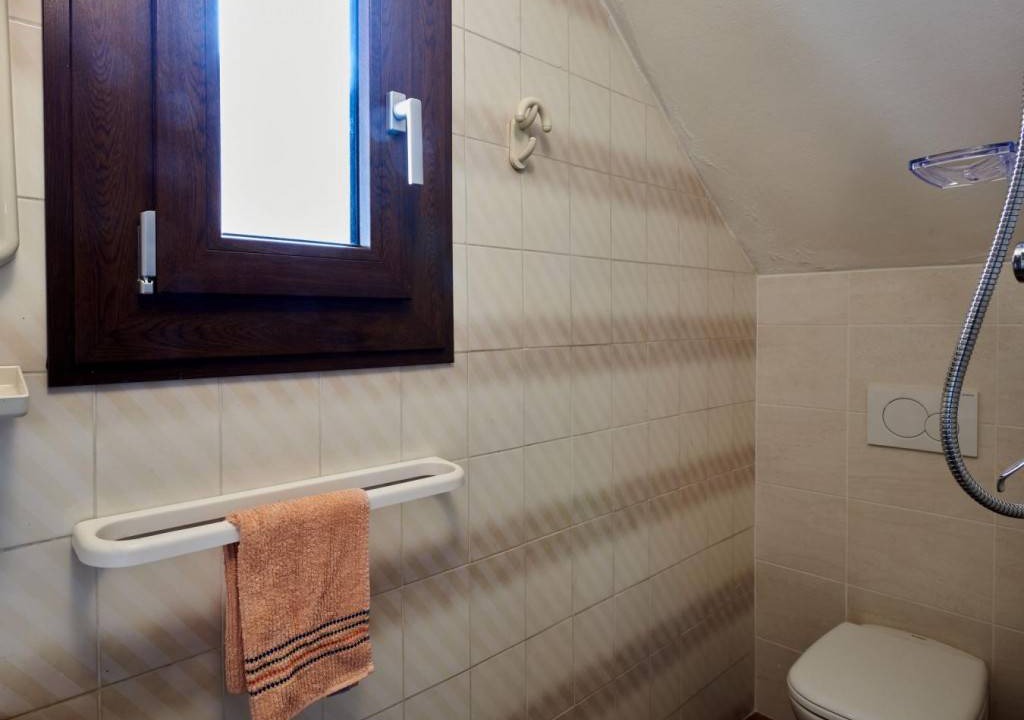 Photo of Bathroom in Dascio
