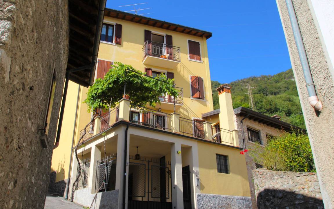 Photo of Buildings in Liano-Formaga