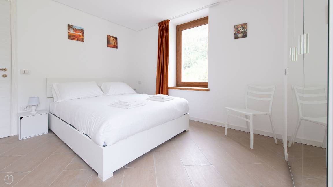 Photo of Bedroom in Tola