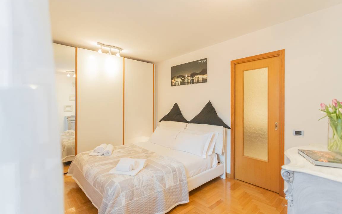 Photo of Bedroom in Como City Centre