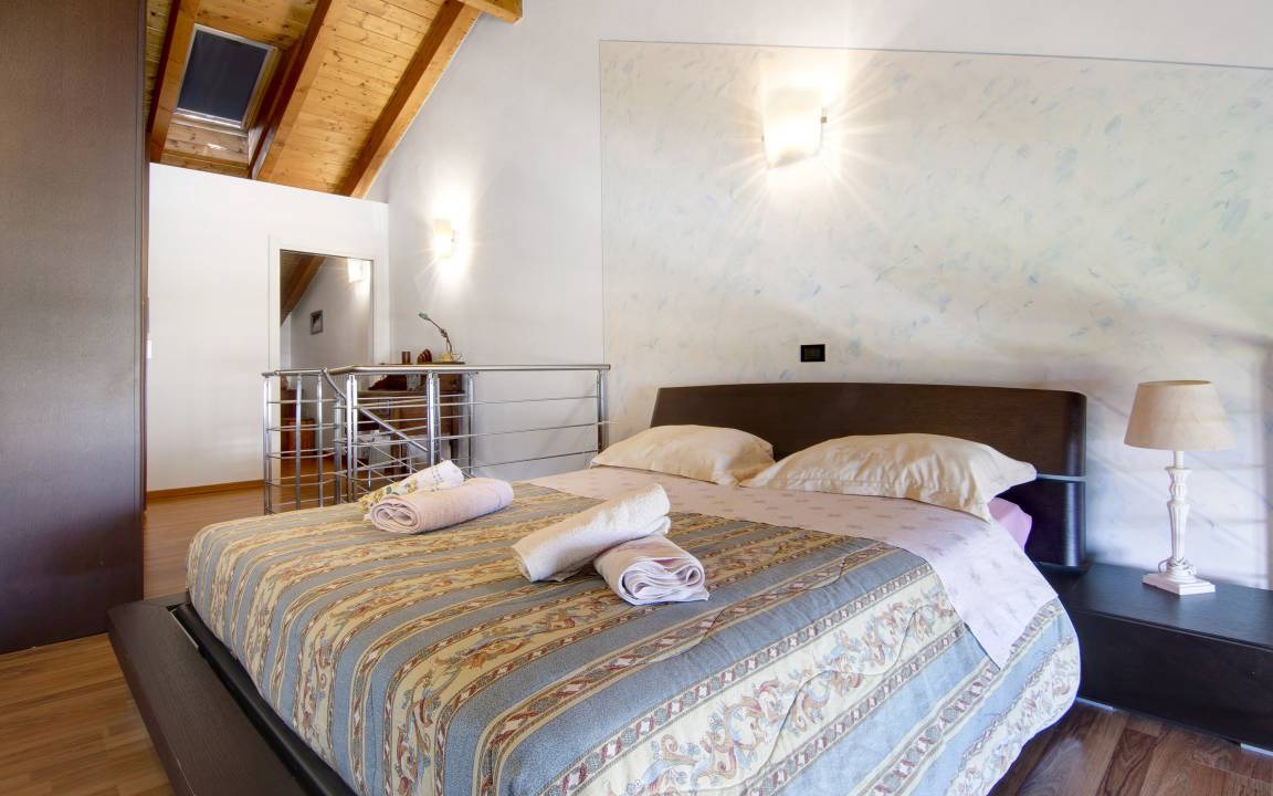 Photo of Bedroom in Dongo