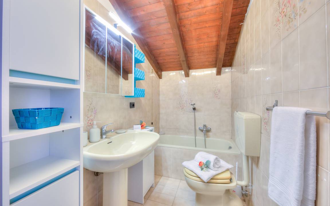 Photo of Bathroom in Angera