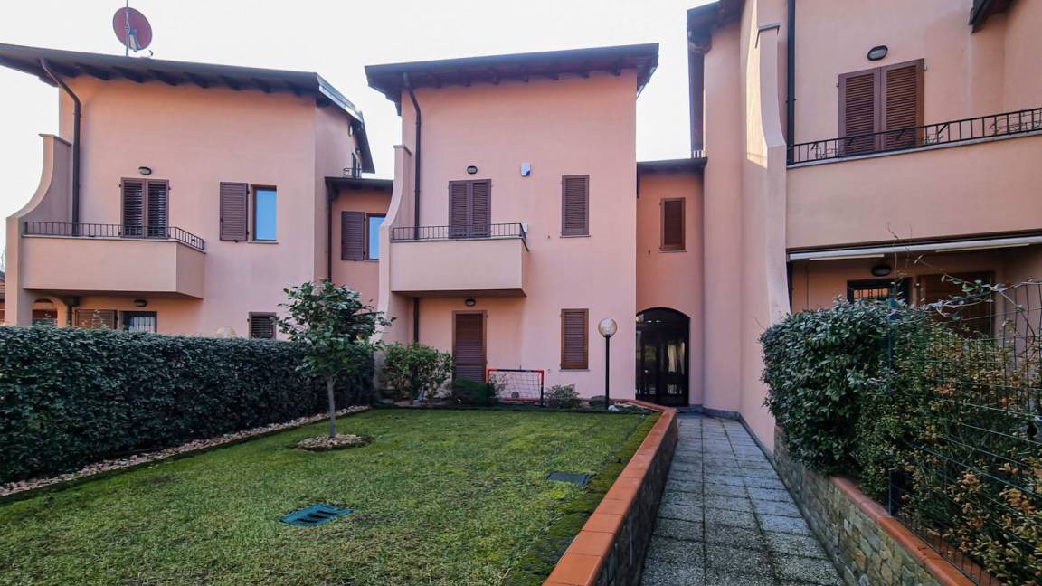 Photo of Buildings in Lesmo