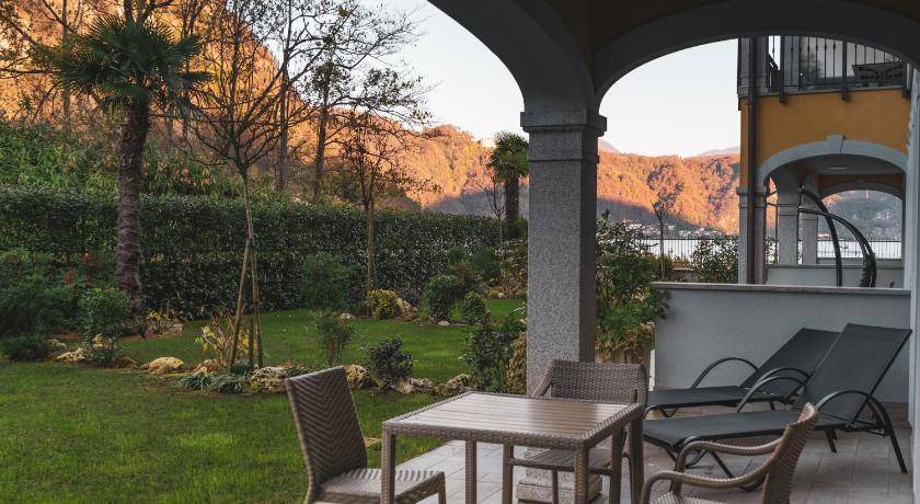 Photo of Patio Balcony in Lavena Ponte Tresa