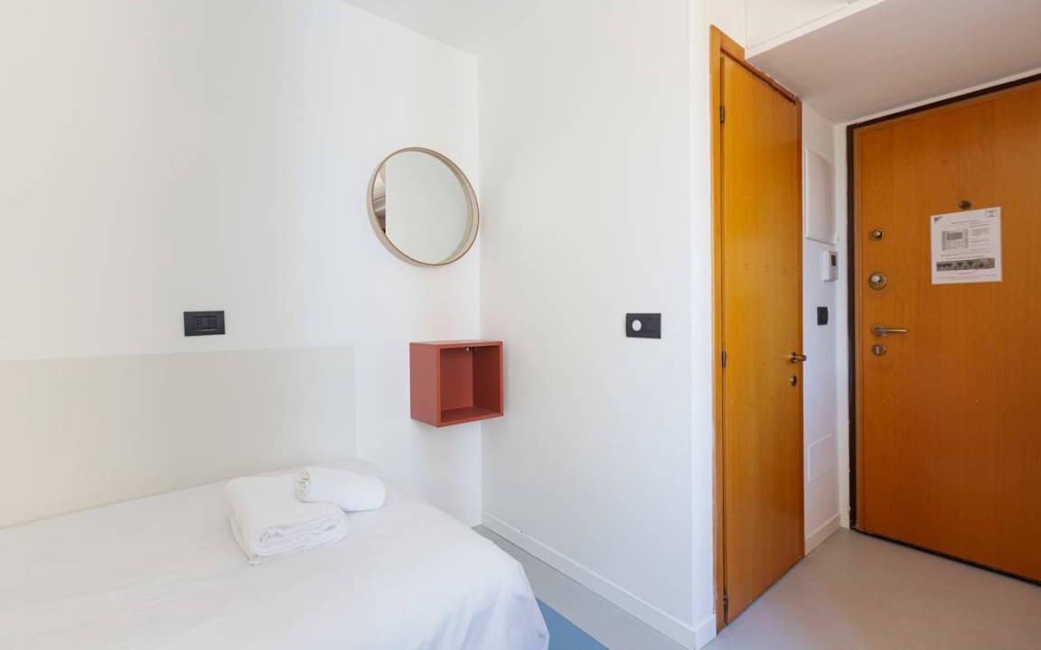 Photo of Bedroom in Magenta