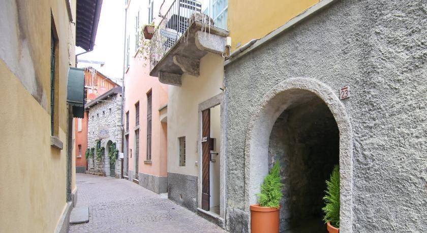 Photo of Others in Torno